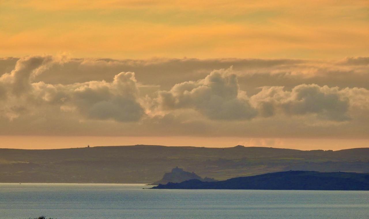 The Mounts Bay Inn Mullion Eksteriør bilde