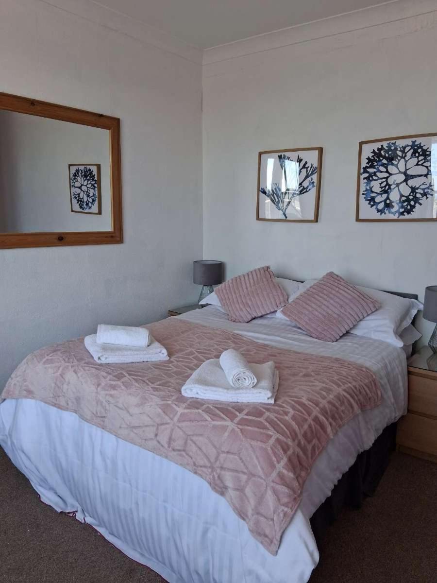 The Mounts Bay Inn Mullion Eksteriør bilde
