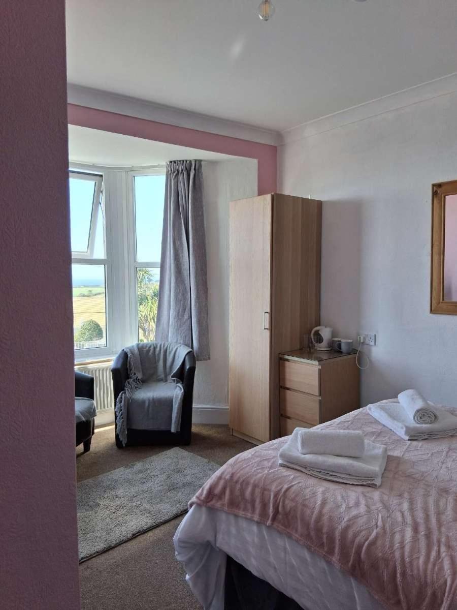The Mounts Bay Inn Mullion Eksteriør bilde