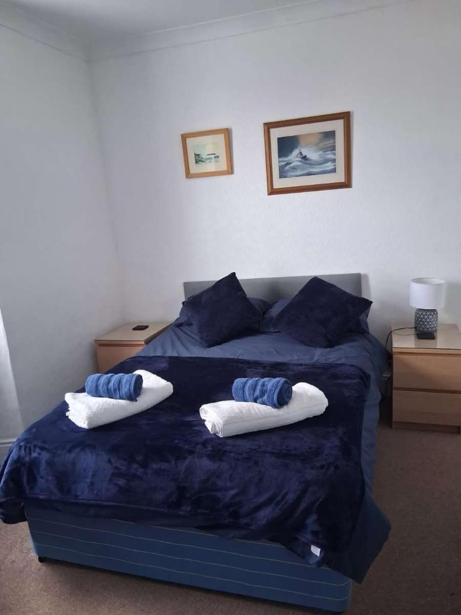 The Mounts Bay Inn Mullion Eksteriør bilde